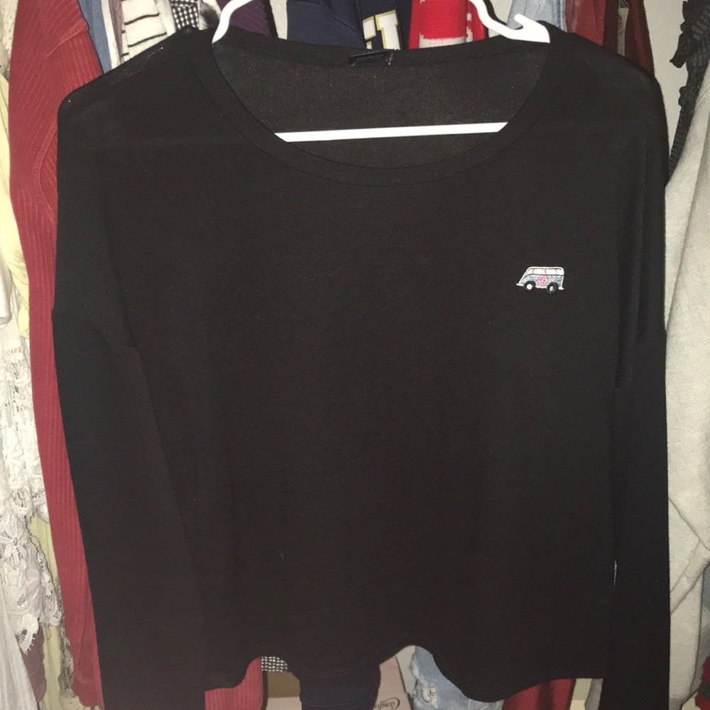 black cropped shirt